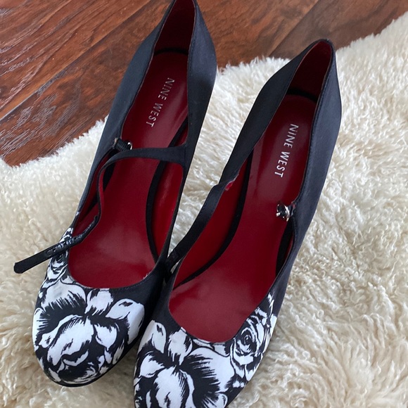 Nine West Shoes - Nine West flowered heels